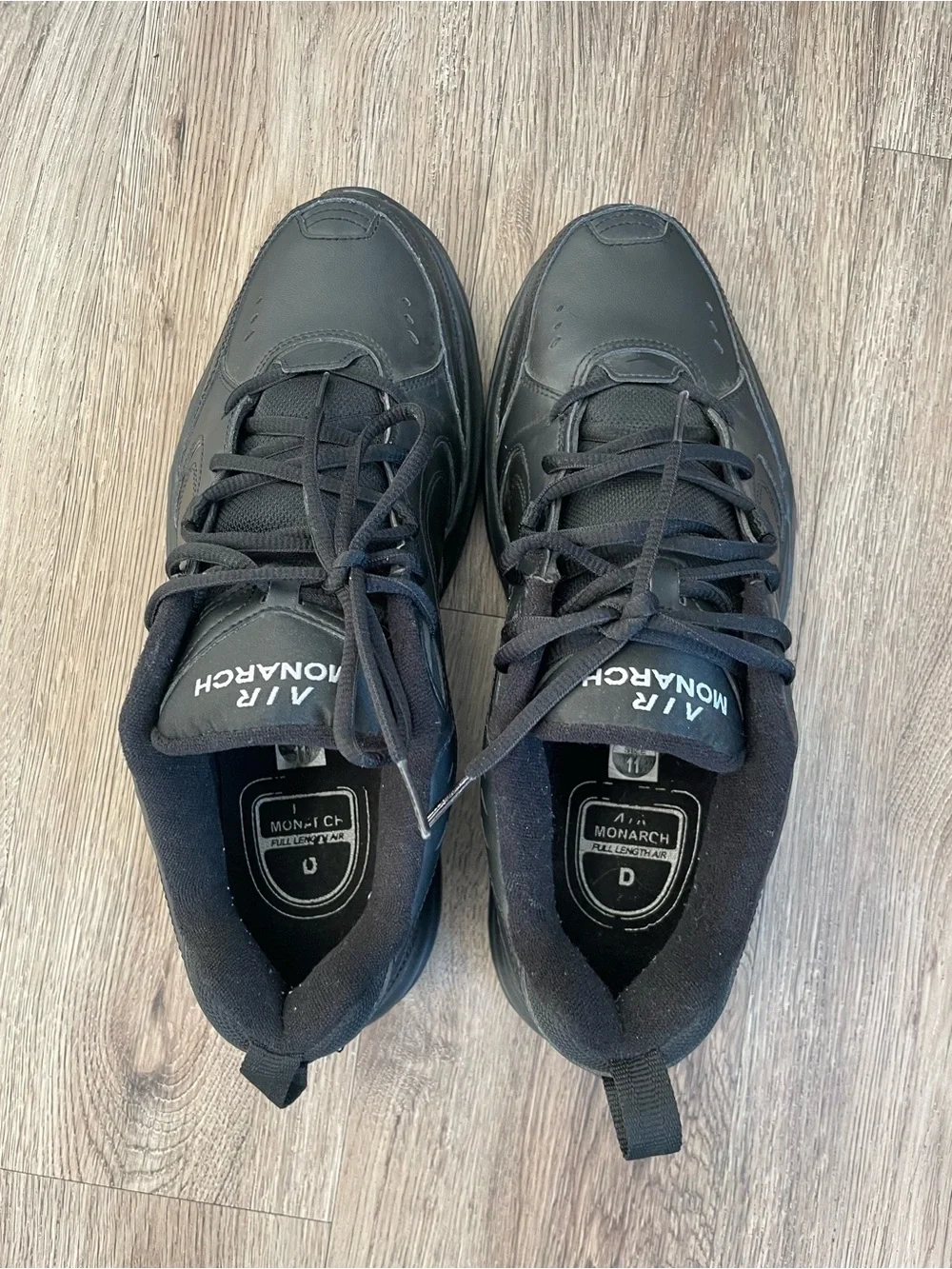 Men Size 11 Nike Air Monarch IV Black Shoes